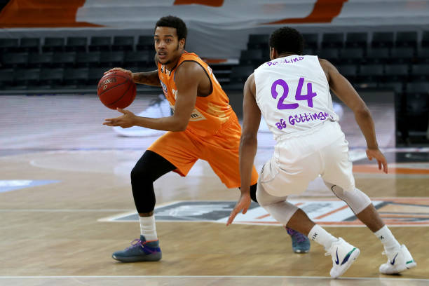 员合计拿下 员合计拿下